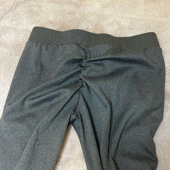 Butt scrunch V-waist crossover leggings - Picture 2 of 4